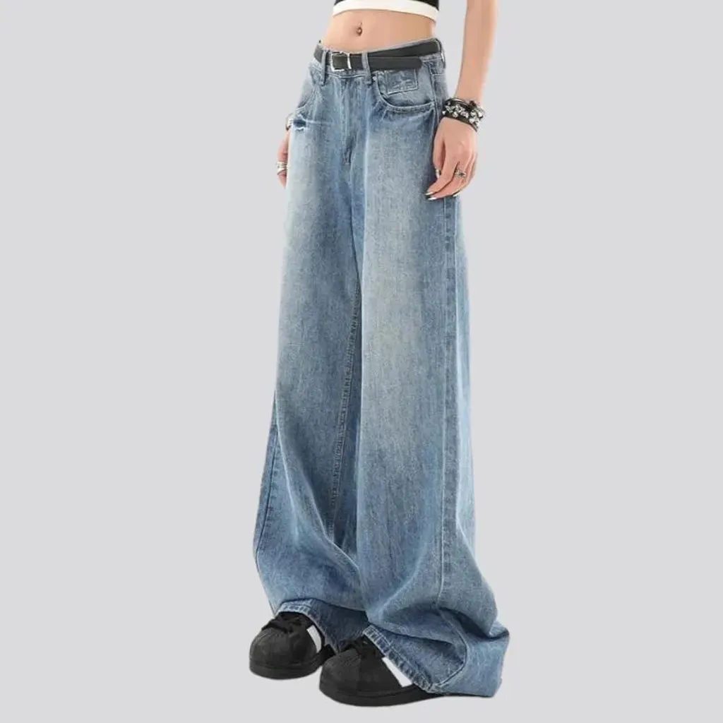 Sanded light-wash jeans
 for women
